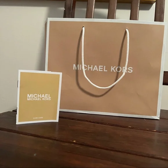 LIMITED EDITION- Michael Kors - Cross Body “Jet Set Girls” - New With Tags - Picture 9 of 11